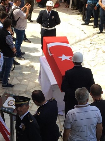 Uşaklı şehit polis son yolculuğuna uğurlandı!