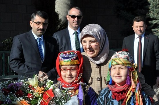Aile ve Sosyal Politikalar Bakanı Ramazanoğlu, Uşak'ta Bir Dizi Ziyaret ve İncelemede Bulundu!
