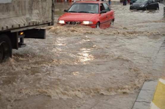 Ödüllü şehir Uşak'ın yağmurdan sonra ortaya çıkan görüntüleri!