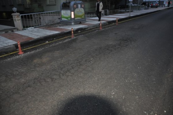 Uşak’ta kazılmış yolların derdi bitmeden; çöken yolların derdi başladı!
