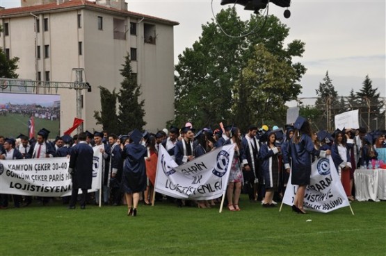 Uşak Üniversitesi 2017 mezuniyet töreni gerçekleştirildi!