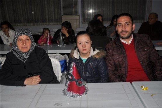 DOWN SENDROMLU ÇOCUKLAR DÜZENLENEN GECEDE DOYASIYA EĞLENDİ!