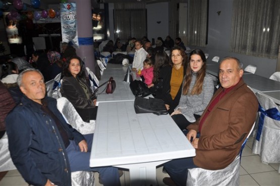 DOWN SENDROMLU ÇOCUKLAR DÜZENLENEN GECEDE DOYASIYA EĞLENDİ!