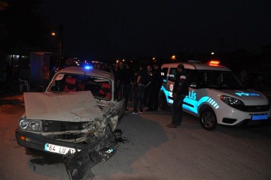 Minibüs, Otomobil İle Çarpıştı! Kazada 2 'si Çocuk 7 Kişi Yaralandı!