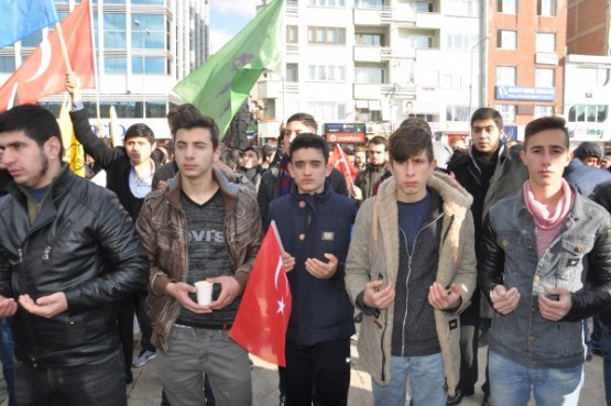 Teröre lanet için yürüdüler!