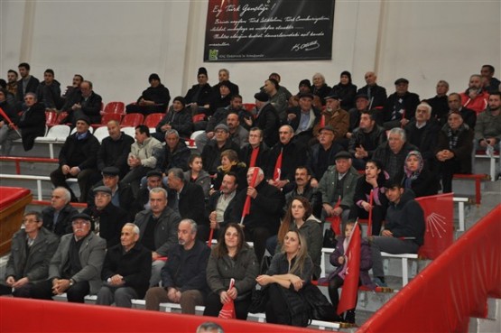 CHP Genel Başkanı Kılıçdaroğlu, Uşak'ta üreticilerle bir araya geldi!
