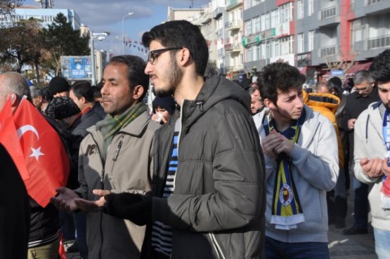 Teröre lanet için yürüdüler!