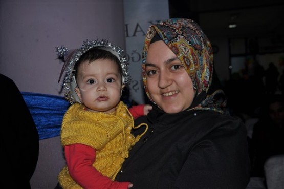 DOWN SENDROMLU ÇOCUKLAR DÜZENLENEN GECEDE DOYASIYA EĞLENDİ!