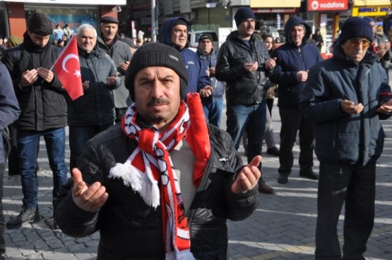 Teröre lanet için yürüdüler!