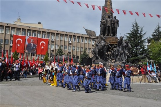 Uşak’ta 23 Nisan Ulusal Egemenlik ve Çocuk Bayramı Coşkuyla Kutlandı!