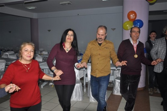 DOWN SENDROMLU ÇOCUKLAR DÜZENLENEN GECEDE DOYASIYA EĞLENDİ!