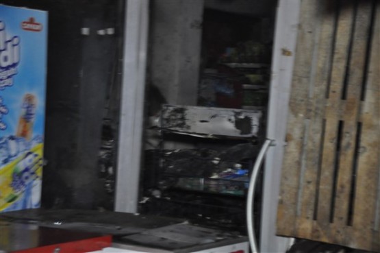 Anbera AVM'de çıkan yangın bir saatlik çalışma sonrasında söndürüldü!