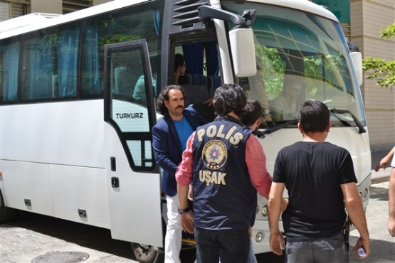 Eski Uşak Belediye Başkanı Ali Erdoğan, eşi ve başkan yardımcıları adliyeye sevk edildi!