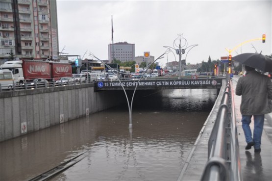 Ödüllü şehir Uşak'ın yağmurdan sonra ortaya çıkan görüntüleri!