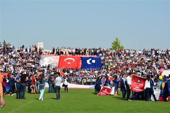 Uşak Üniversitesi 2016 Mezuniyet Kep Atma Töreni