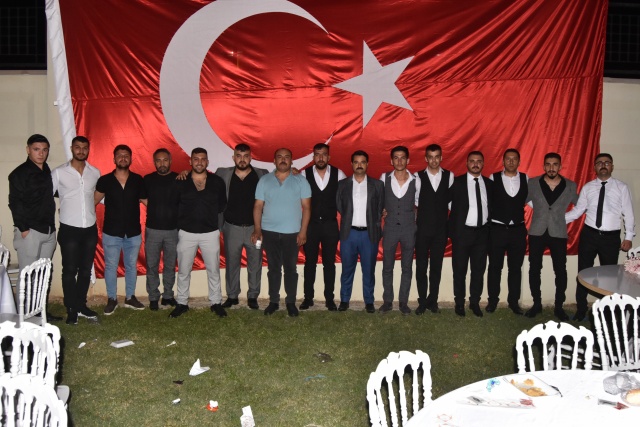 Uşak Ülkü Ocakları Başkanının oğlunun sünnet düğünü Kurultaya dönüştü.