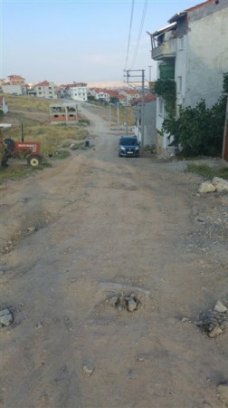 Belediye Başkanı gülücükler saçadursun; şehir resmen dökülüyor!