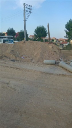 Belediye Başkanı gülücükler saçadursun; şehir resmen dökülüyor!