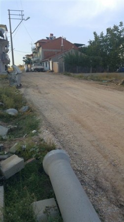 Belediye Başkanı gülücükler saçadursun; şehir resmen dökülüyor!