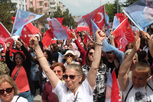 CHP'nin Düzenlediği İktidar Yürüyüşü Gövde Gösterisine Dönüştü!