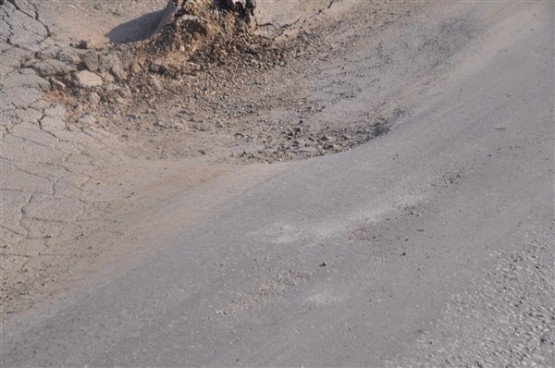 Belediye Başkanı gülücükler saçadursun; şehir resmen dökülüyor!