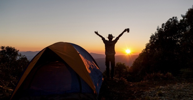Kampa Hazırlık: Hangi Ayakkabılar ve Kıyafetlerle Konforlu ve Güvenli Bir Deneyim Yaşarsınız?