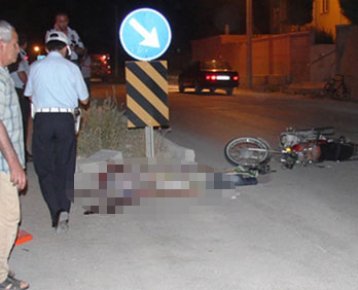 Burdur'da Motosiklet Kazası. Ali Kolukısa Motor Kazasında Öldü.. Ali Kolukısa'nın Vefat Haberi Svenlerini Yasa Boğdu.