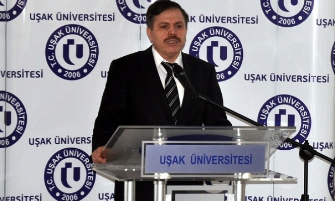 Rektör Çelik Uşak Üniversitesi'nin 2012 Yılını Değerlendirdi!