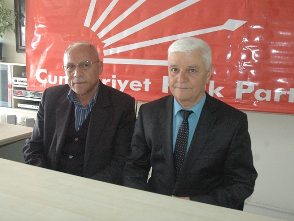 Rıfat Alakent , CHP Merkez İlçe Başkanlığı Adaylığını Yaptığı Basın Açıklaması İle Duyurdu.