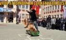 Nevruz Ateşinden Atlarken Tenekeye Takılan Nejat Çolak, Yere Düştü!