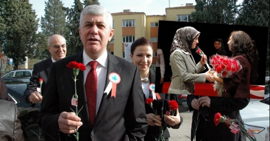 Uşak’ta, 24 Kasım Öğretmenler Günü Kutlandı!
