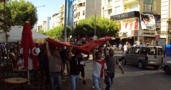 Uşak'ta Terör Örgütü Sloganlarla Protesto Edildi.